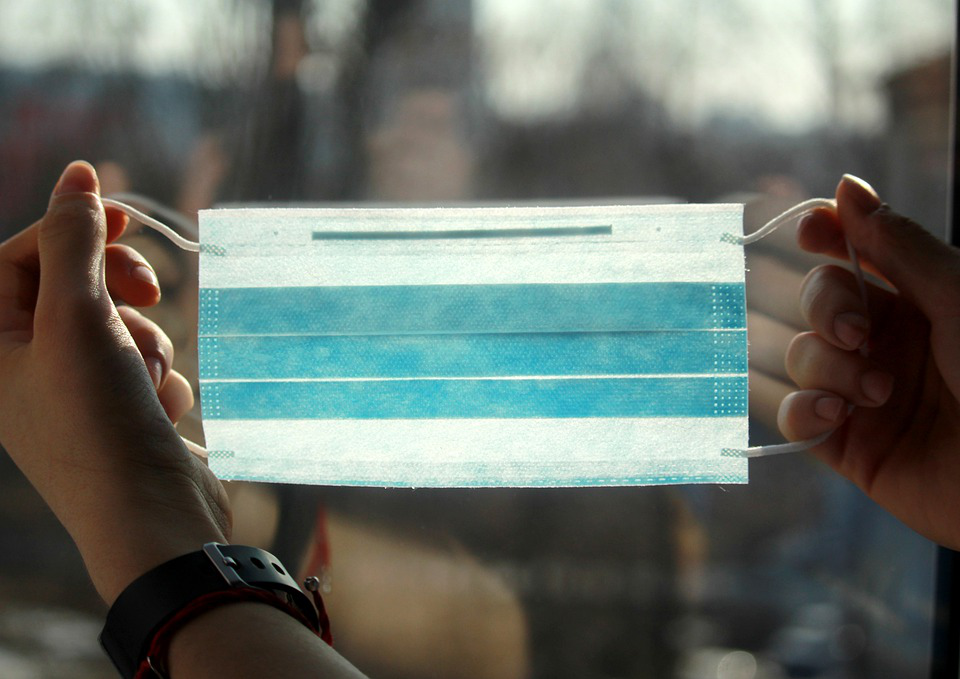 CDC: ጭምብል በትክክል እንዴት እንደሚለብስ?